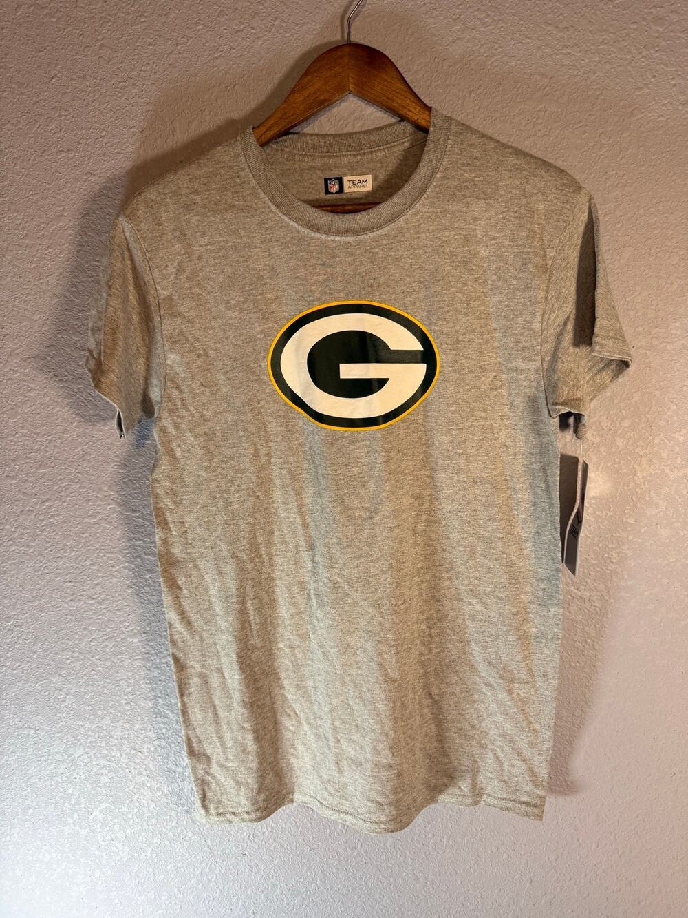 NWT NFL Team Apparel Green Bay Packers Small Gray Logo T-Shirt